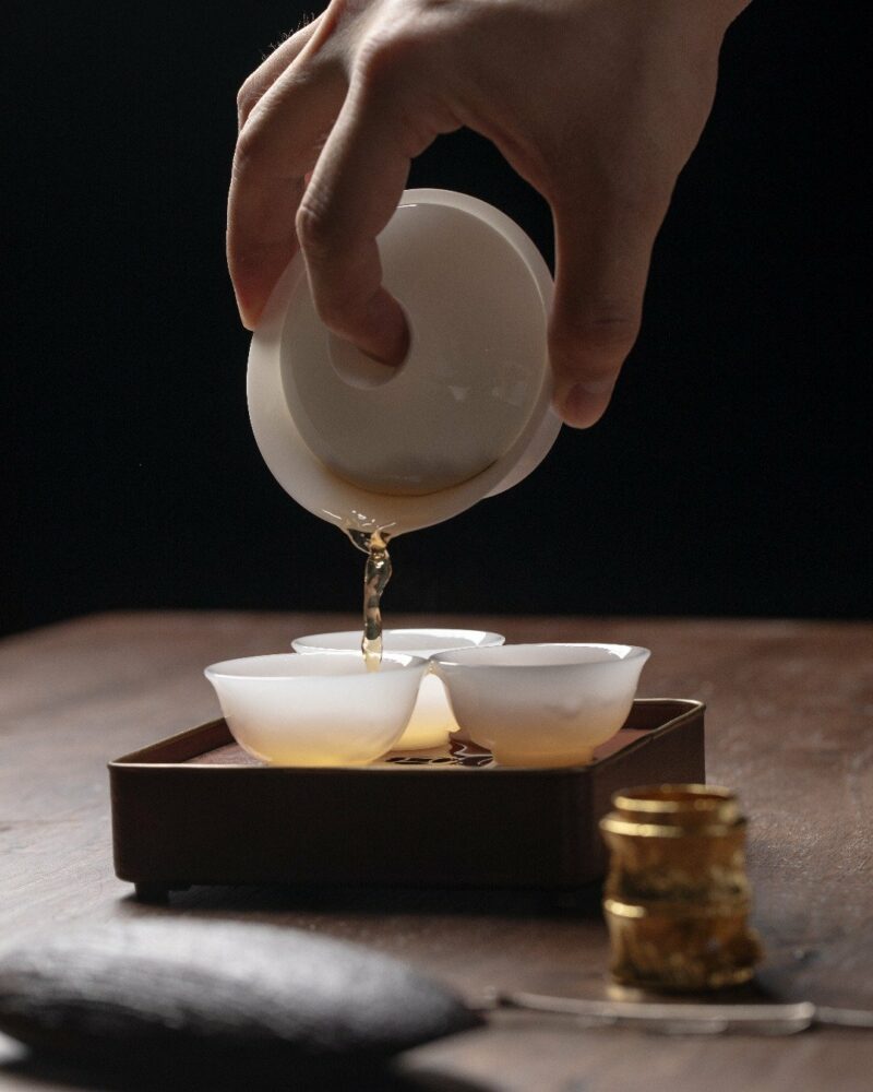 Minimalist Extra Thin Mutton Fat Jade Porcelain Horseshoe Shape 100ml Gaiwan