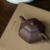 Tetera de Yixing «Zini Ban Yue» de 130 ml, totalmente hecha a mano y envejecida