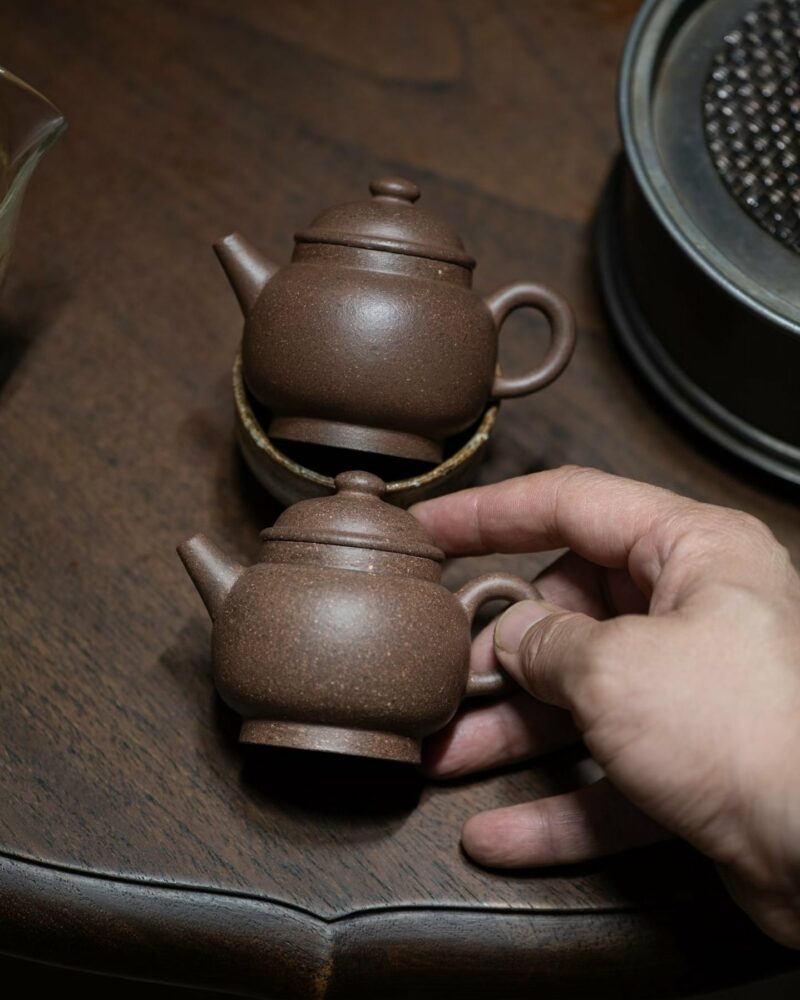 Tetera de Yixing «Gu Du Wu Ni Ju Lun Zhu» de 80 ml, totalmente hecha a mano. Reserva. Envío en 20 días.
