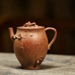 Tetera de Yixing «Duanni» de 90 cc, totalmente hecha a mano y cocida a leña, con relieve de ramas «Duanni»