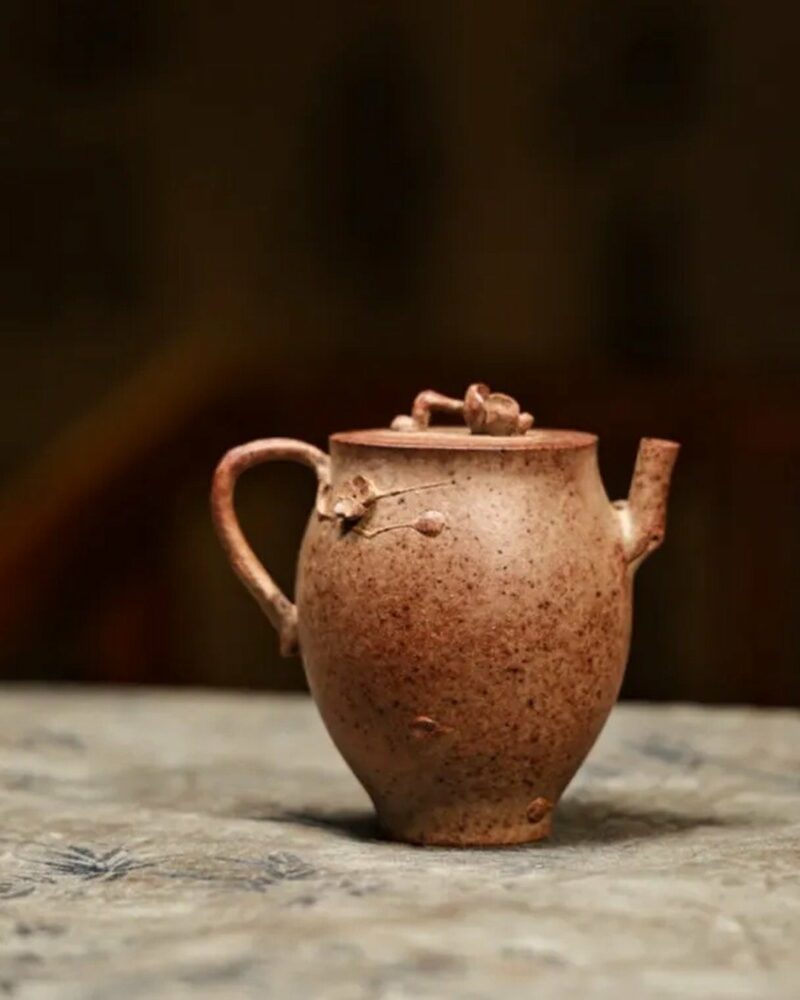 Tetera de Yixing «Duanni» de 90 cc, totalmente hecha a mano y cocida a leña, con relieve de ramas «Duanni»