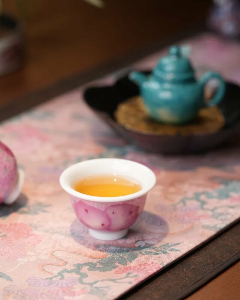 Hand-painted Chinese Style Porcelain Ruby-Red Famille Rose Longevity Peaches 50cc Host Cup