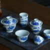 Hand-painted-Qinghua-Wood-kiln-Fired-Porcelain-Crab-Gaiwan-Set4 طقم غايوان على شكل سرطان البحر من البورسلين المطلي يدويًّا والمُصنَّع في فرن الخشب بجامعة تشينغهوا