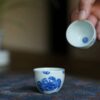 Hand-painted-Qinghua-Wood-kiln-Fired-Porcelain-Crab-Gaiwan-Set5 طقم غايوان على شكل سرطان البحر من البورسلين المطلي يدويًّا والمُصنَّع في فرن الخشب بجامعة تشينغهوا