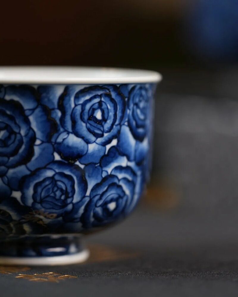 Handmade-Hand-painted-Chinese-Style-Porcelain-Blue-and-White-Rose-80cc-Host-Cup3 Handmade Hand-painted Chinese Style Porcelain Blue and White Rose 80cc Host Cup