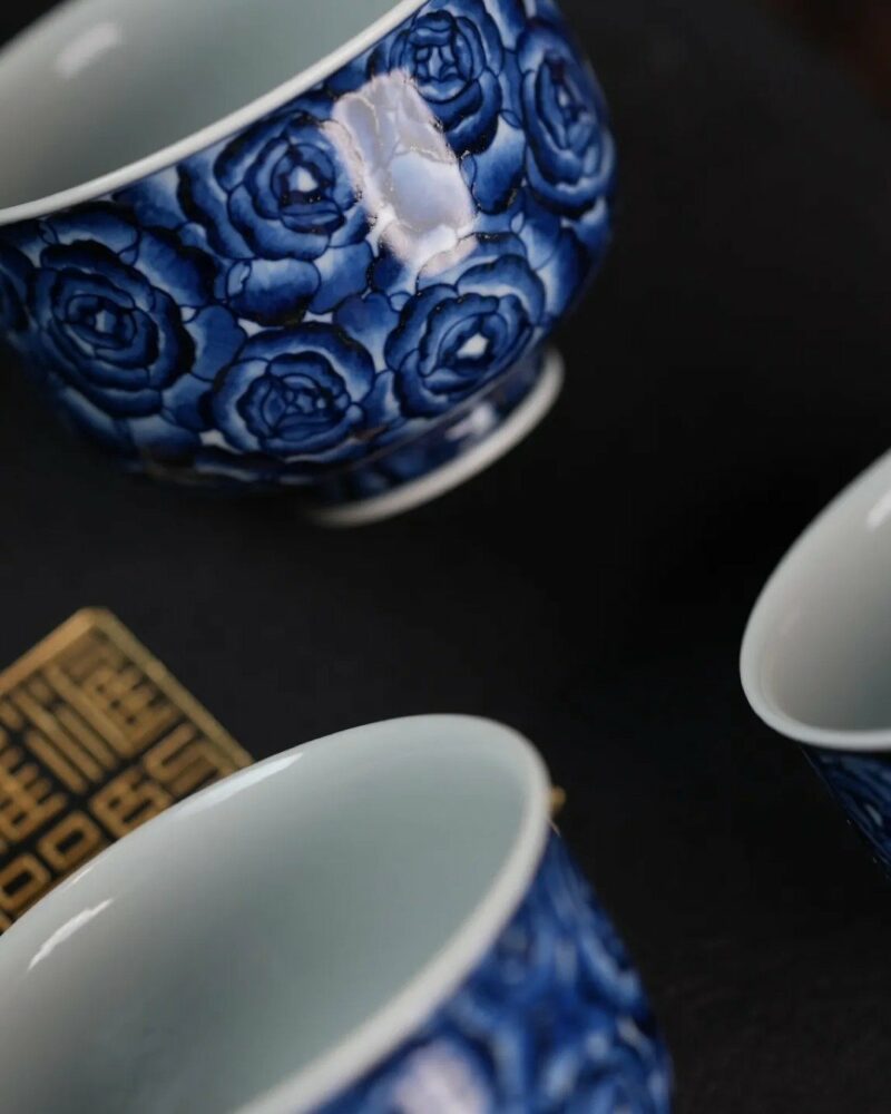 Handmade-Hand-painted-Chinese-Style-Porcelain-Blue-and-White-Rose-80cc-Host-Cup6 Handmade Hand-painted Chinese Style Porcelain Blue and White Rose 80cc Host Cup