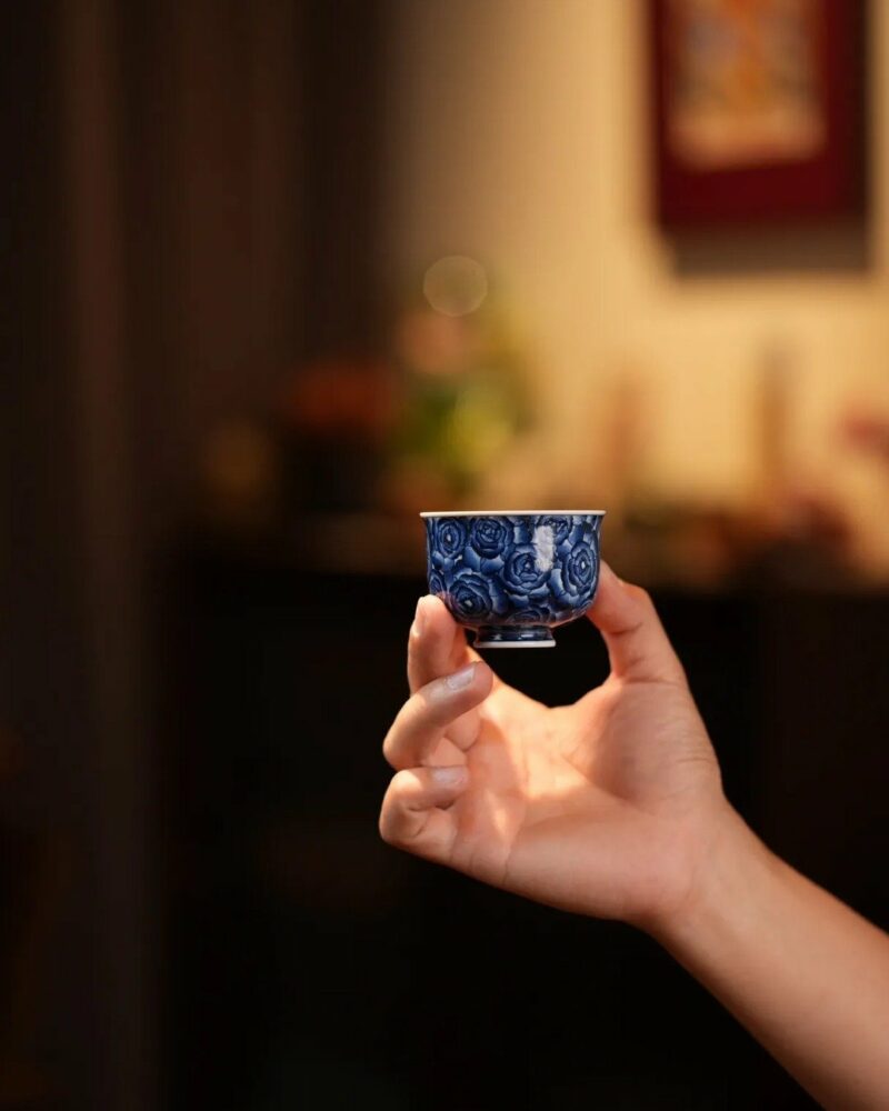 Handmade-Hand-painted-Chinese-Style-Porcelain-Blue-and-White-Rose-80cc-Host-Cup7 Handmade Hand-painted Chinese Style Porcelain Blue and White Rose 80cc Host Cup