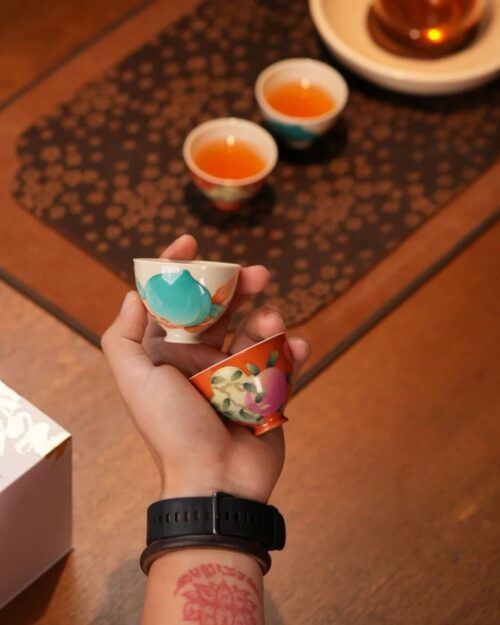 Handmade Hand-painted Chinese Style Porcelain Longevity Peach Chicken Heart 50ml Host Cup