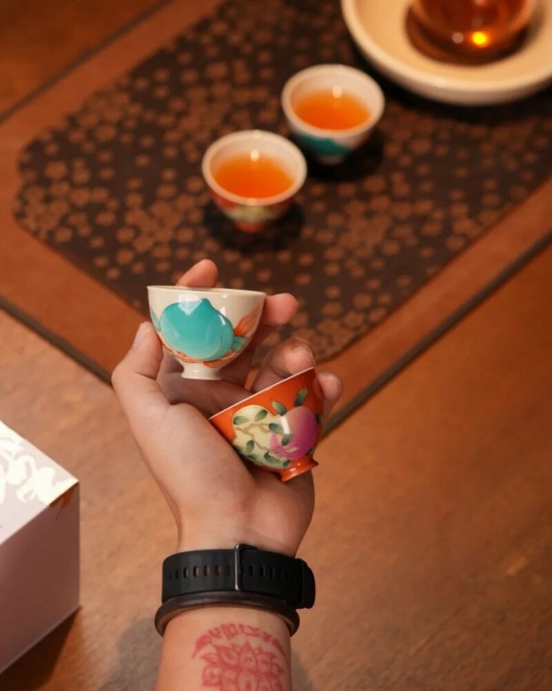 Handmade-Hand-painted-Chinese-Style-Porcelain-Longevity-Peach-Chicken-Heart-50ml-Host-Cup1 Handmade Hand-painted Chinese Style Porcelain Longevity Peach Chicken Heart 50ml Host Cup