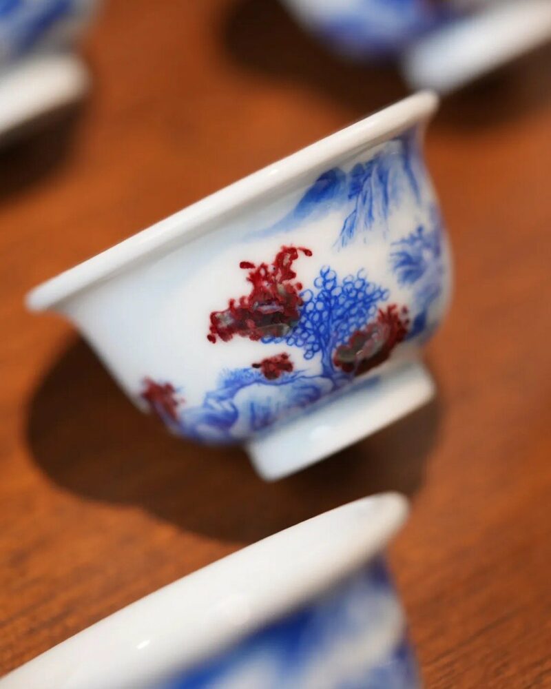 Handmade-Hand-painted-Qinghua-Underglaze-Red-Porcelain-Landscape-50cc-Host-Cup3 Handgefertigte, handbemalte Qinghua-Porzellan-Landschaft mit Unterglasurrot, 50 cc, Gastgeberschale