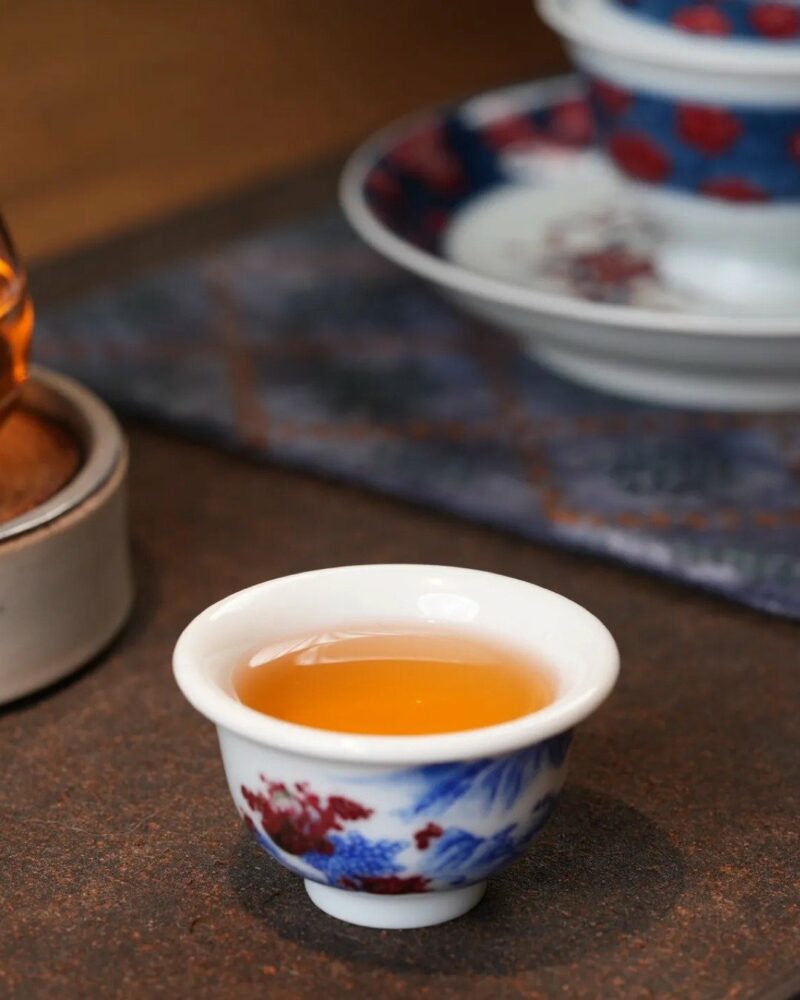 Handmade-Hand-painted-Qinghua-Underglaze-Red-Porcelain-Landscape-50cc-Host-Cup6 Handgefertigte, handbemalte Qinghua-Porzellan-Landschaft mit Unterglasurrot, 50 cc, Gastgeberschale