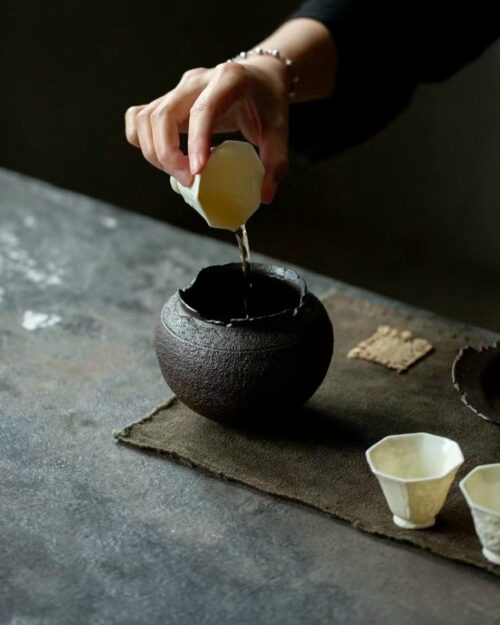 Cuenco para té de 500 ml, de cerámica ruda de estilo wabi-sabi, hecho a mano y cocido en horno de leña, de color negro hollín