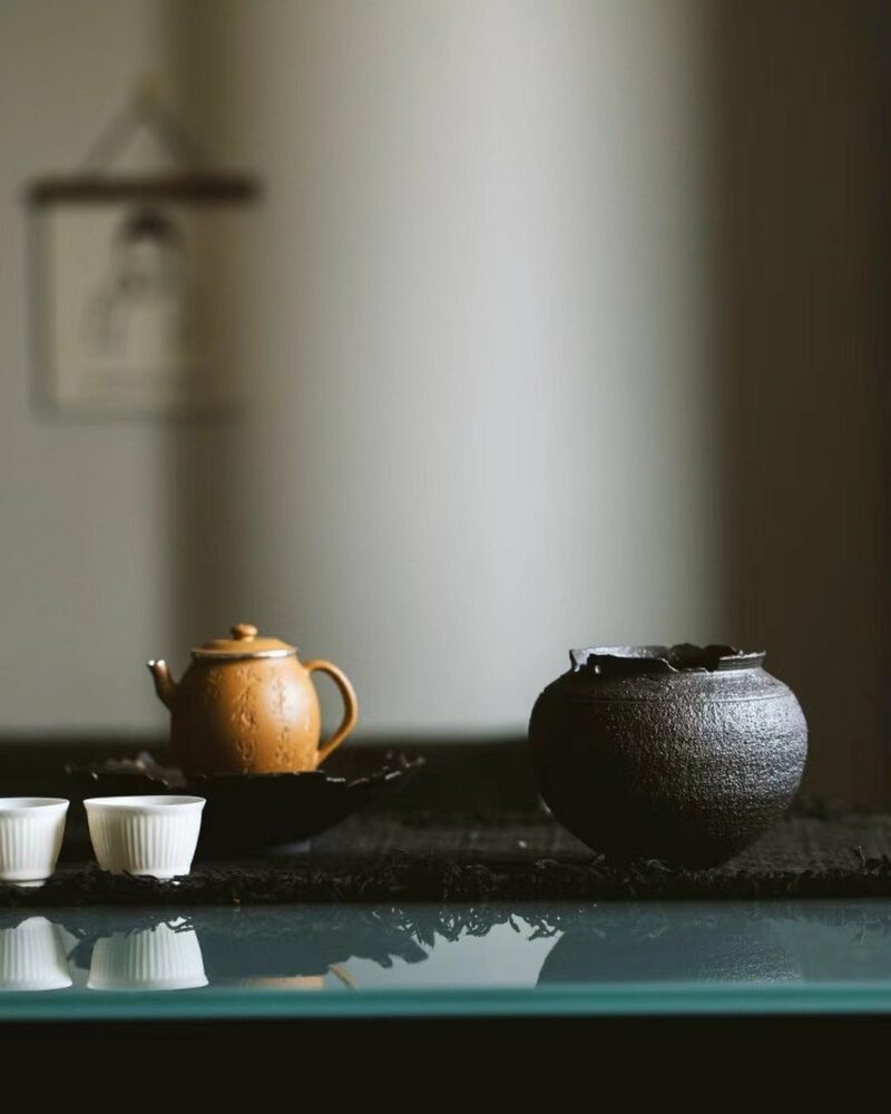 Cuenco para té de 500 ml, de cerámica rústica de estilo wabi-sabi, hecho a mano, cocido en horno de leña, color negro hollín3 Cuenco para té de 500 ml, de cerámica ruda de estilo wabi-sabi, hecho a mano y cocido en horno de leña, de color negro hollín