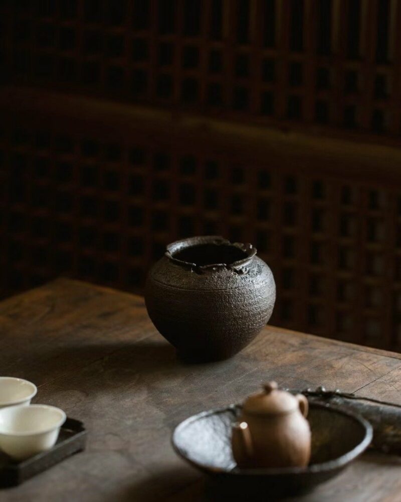 Cuenco para té de 500 ml, de cerámica rústica estilo wabi-sabi, hecho a mano, cocido en horno de leña, color negro hollín5 Cuenco para té de 500 ml, de cerámica ruda de estilo wabi-sabi, hecho a mano y cocido en horno de leña, de color negro hollín