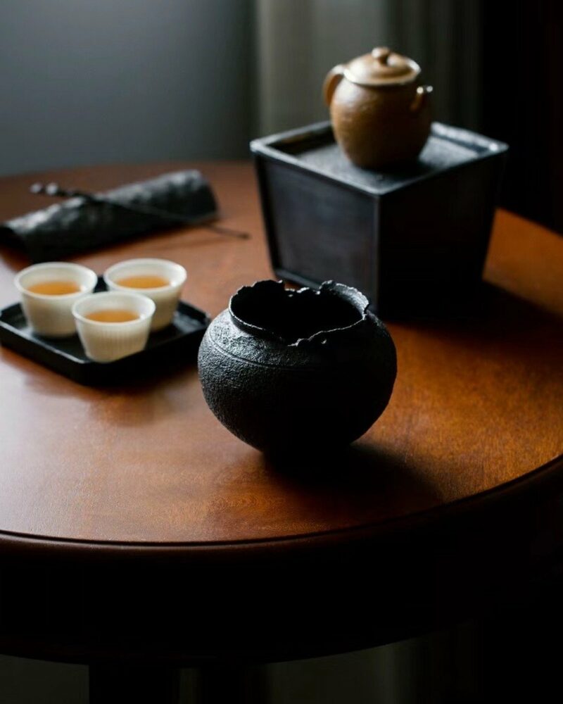 Cuenco para té de 500 ml, de cerámica rústica de estilo wabi-sabi, hecho a mano, cocido en horno de leña, color negro hollín6 Cuenco para té de 500 ml, de cerámica ruda de estilo wabi-sabi, hecho a mano y cocido en horno de leña, de color negro hollín
