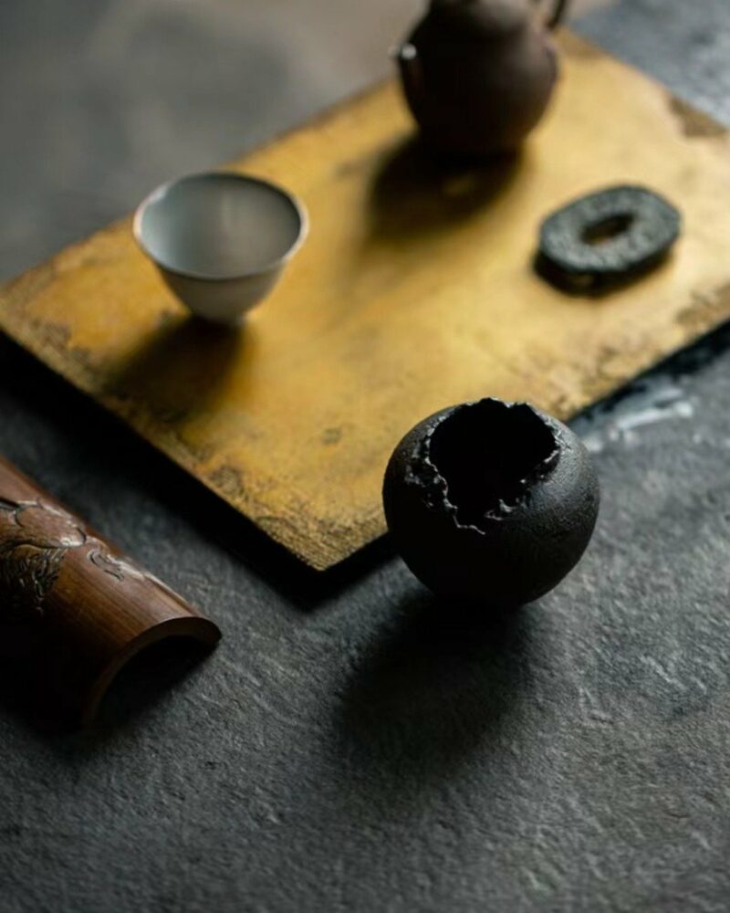 Cuenco para té de 500 ml, de cerámica rústica de estilo wabi-sabi, hecho a mano, cocido en horno de leña, negro hollín9 Cuenco para té de 500 ml, de cerámica ruda de estilo wabi-sabi, hecho a mano y cocido en horno de leña, de color negro hollín