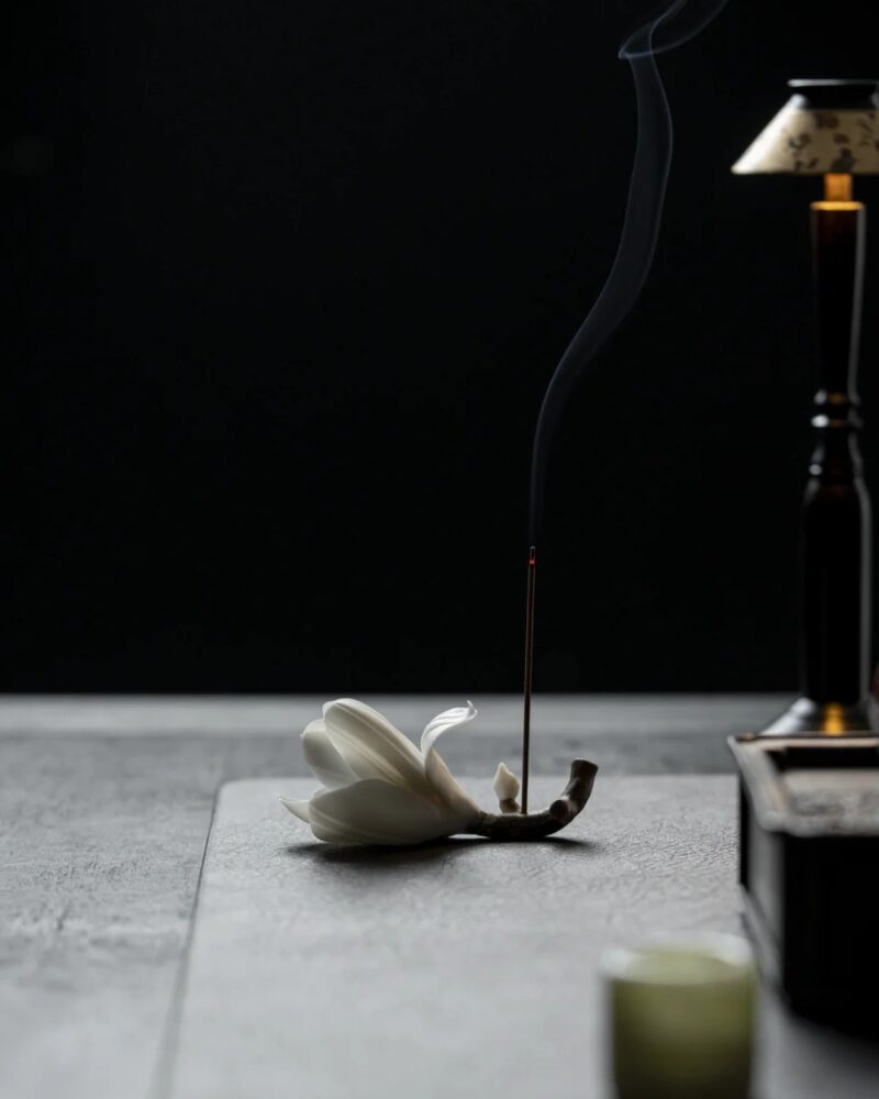 2136-Minimalist-Ceramic-Magnolia-Flower-Incense-Holder-08 Minimalist Ceramic Magnolia Flower Incense Holder