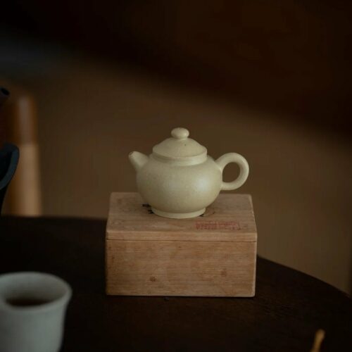 Half Handmade Ben Shan Lvni Ju Lun Zhu 65ml Yixing Teapot