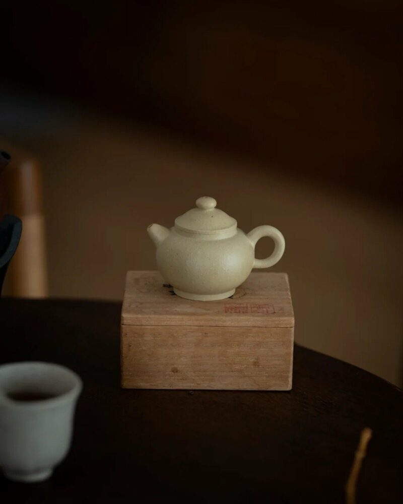 Half Handmade Ben Shan Lvni Ju Lun Zhu 65ml Yixing Teapot