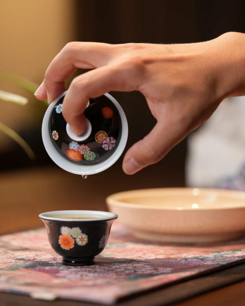 Handmade-Hand-painted-Colourful-Floral-Medallions-on-Black-70ml-Gaiwan-and-50ml-Cup-Gaiwan-Set8 Handmade Hand-painted Colourful Floral Medallions on Black 70ml Gaiwan and 50ml Cup Gaiwan Set
